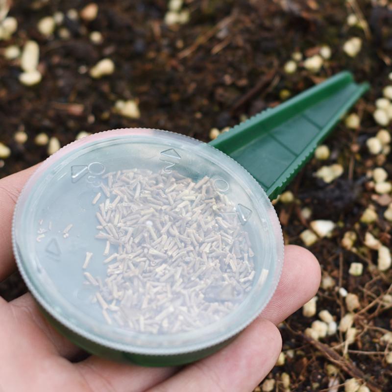 Semeur de graines de plantes